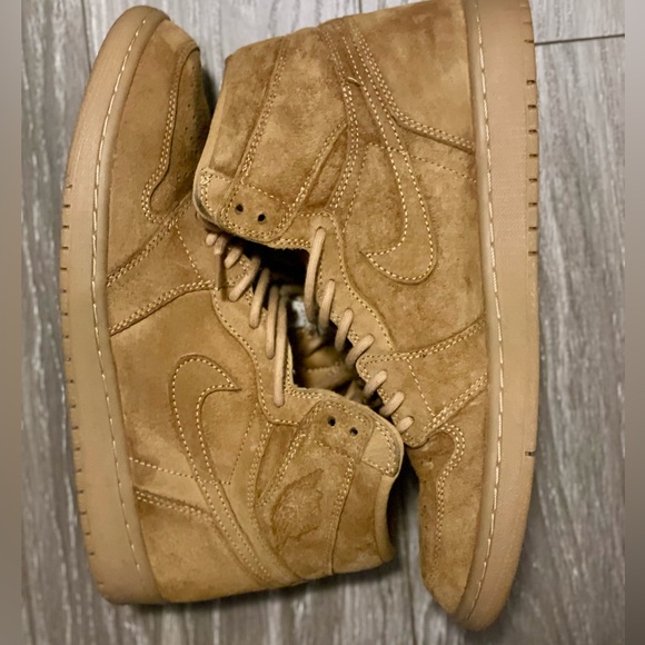 Air Jordan 1 Wheat - VNDS, No OG box. VERY clean with that interesting color. - Picture 7 of 9
